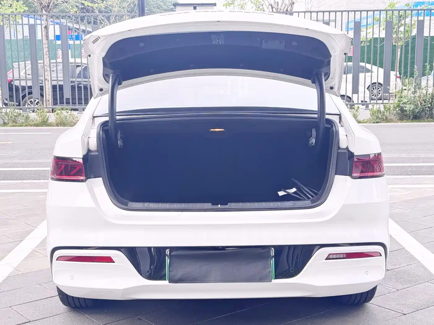 BYD Qin PLUS 2021 DM-i 55KM Flagship фото 24