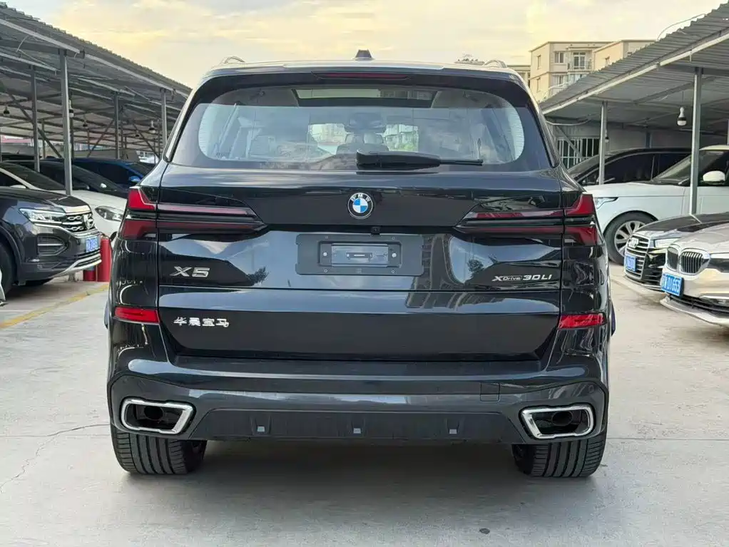 BMW X5 2026 2026 Facelift xDrive 30Li Exclusive M Sport Shadowline Package