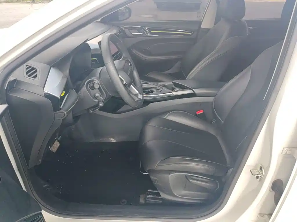 Photo 15 - Roewe i5