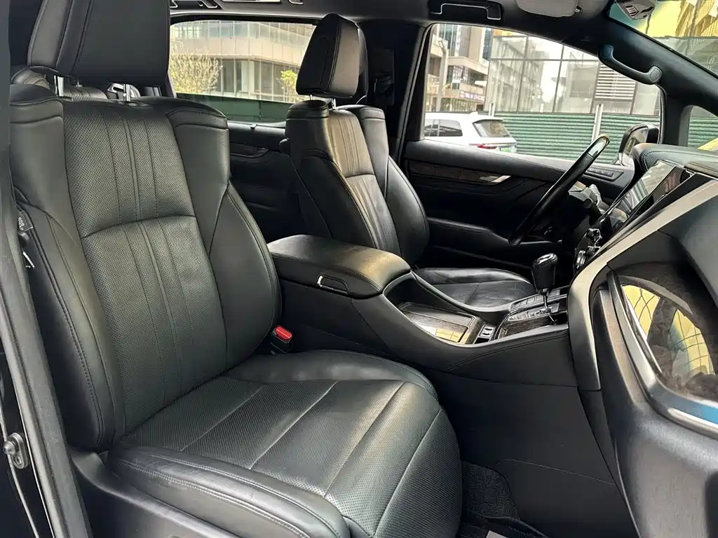 Toyota Vellfire 2020 Twin Engine 2.5L HV Premium Edition фото 15
