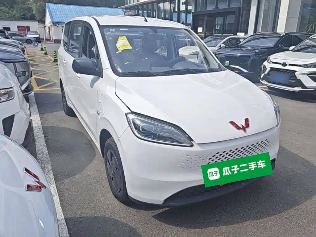 Wuling Motors Wuling Hongguang New Energy 2026 2025 Extended-Range Hybrid 50KM Comfort Version