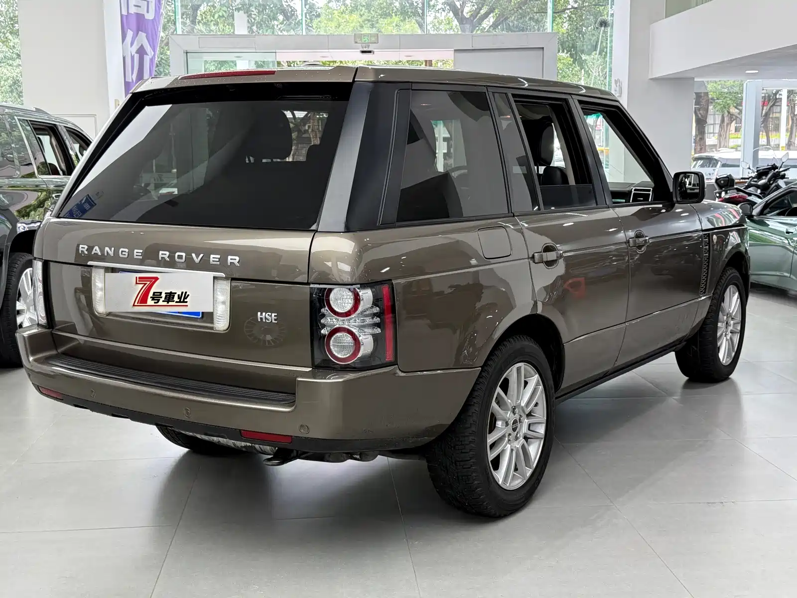 Фото 9 - Land Rover Range Rover