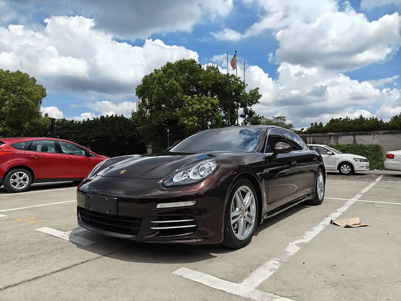 Фото 1 - Porsche Panamera