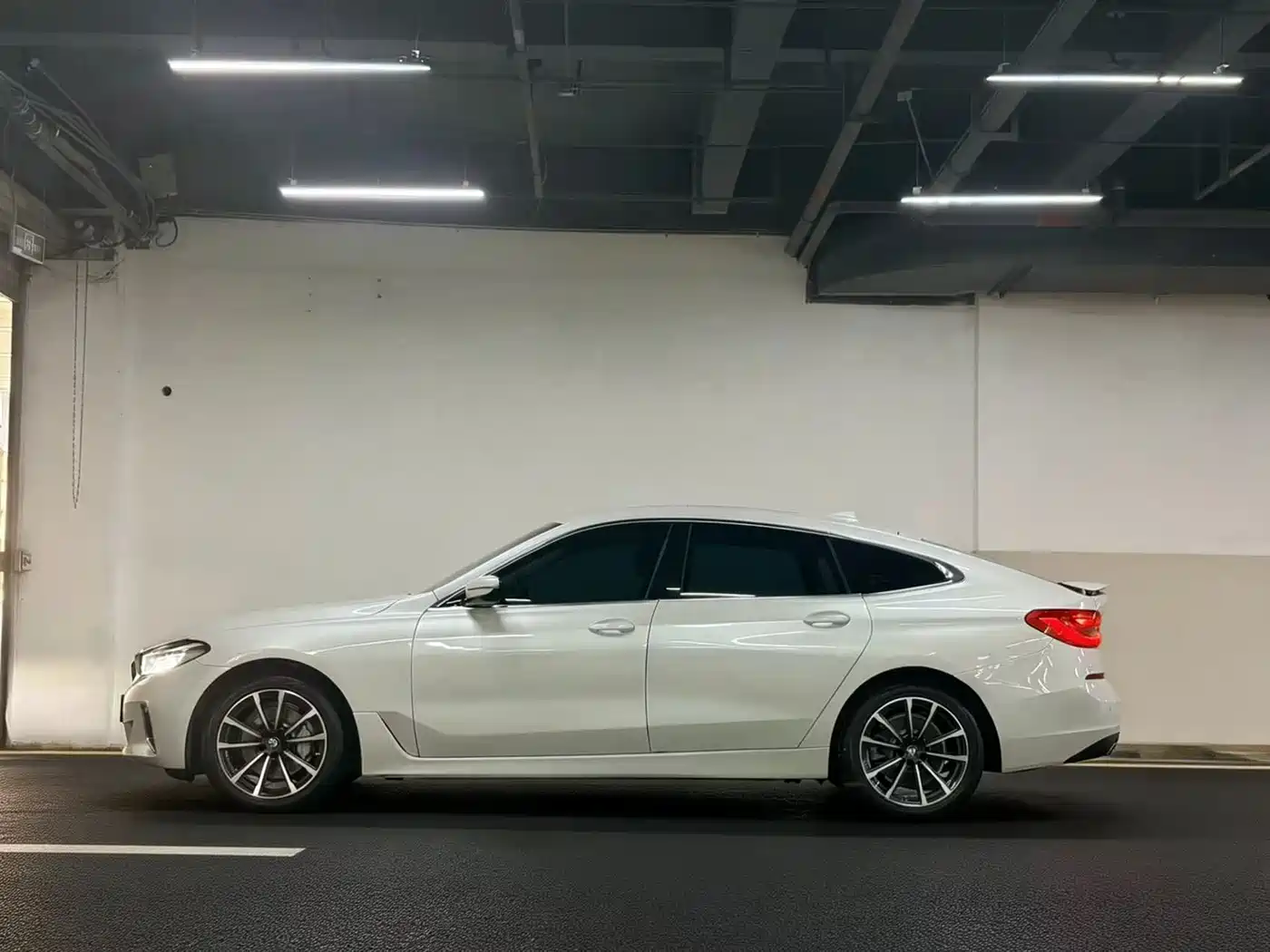 BMW 6 Series GT 2022 Model 630i Luxury Design Package фото 3