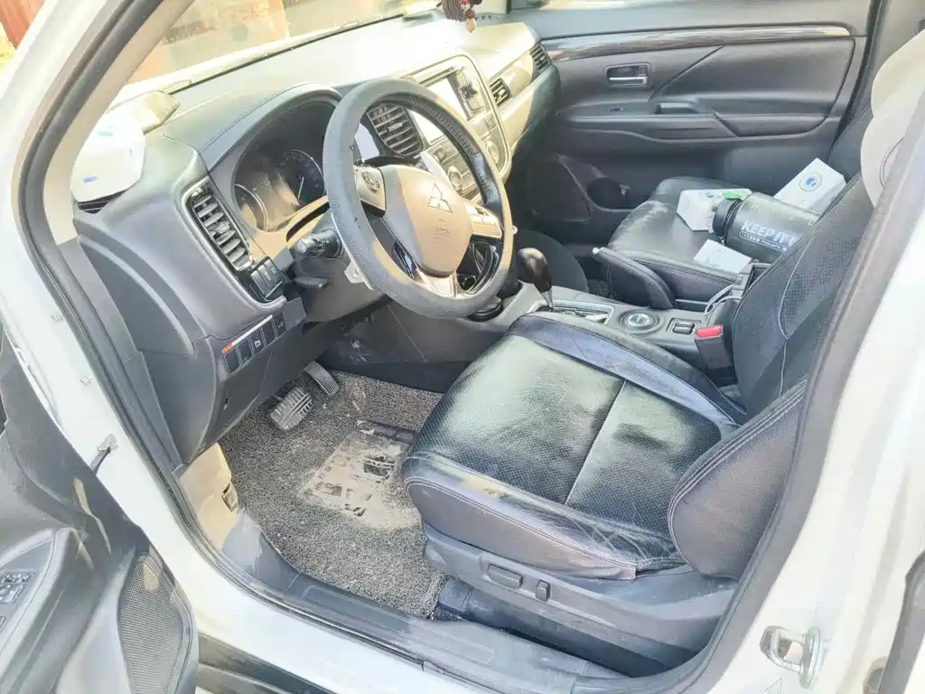 Mitsubishi Outlander (Import) 2016 2016 2.4L 4WD Elite 5-seater