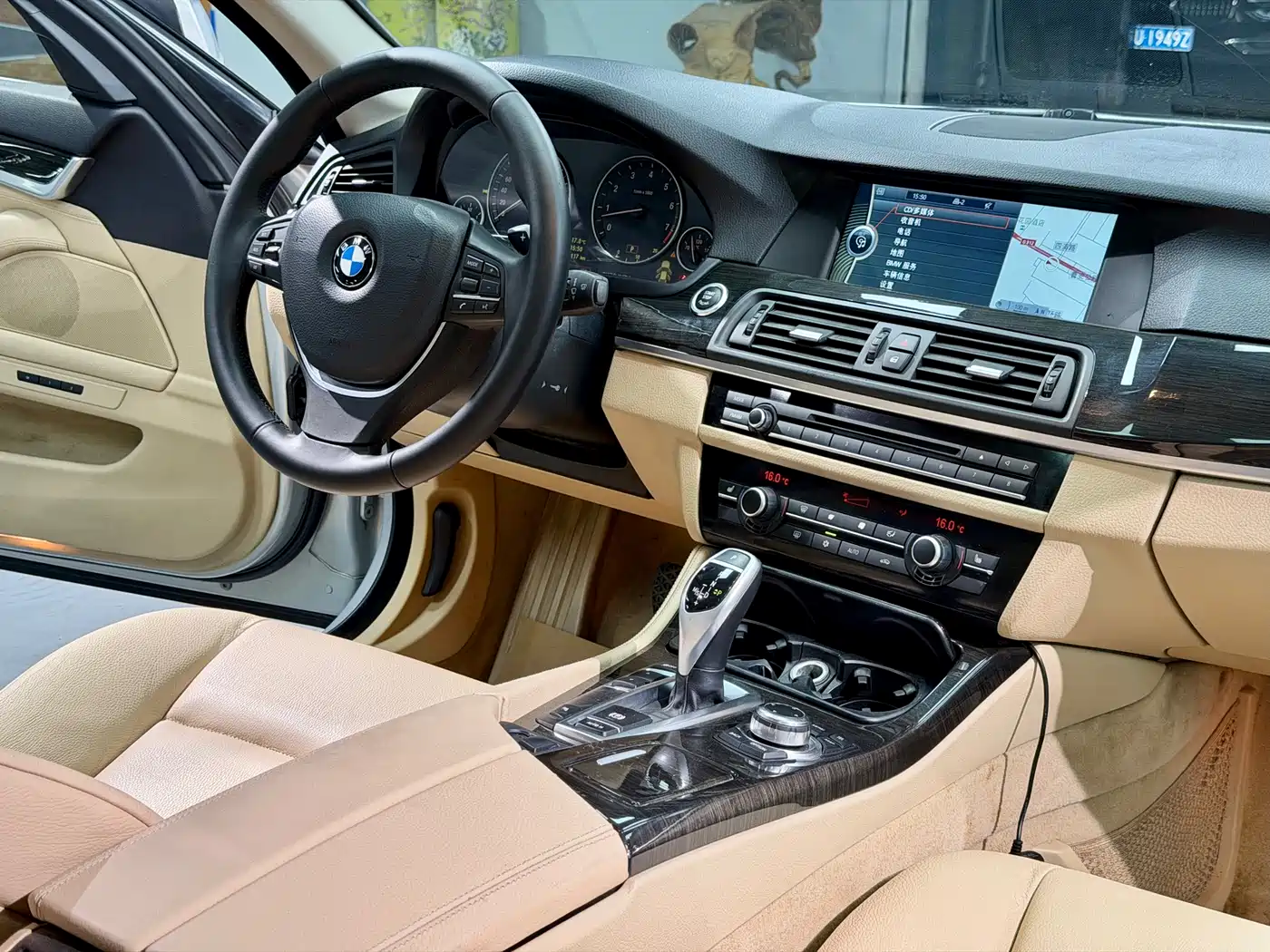 BMW 5 Series 2011 535Li Leading фото 13