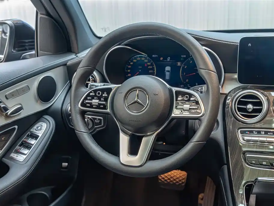 Mercedes-Benz GLC 2021 GLC 260 L 4MATIC Sporty фото 11