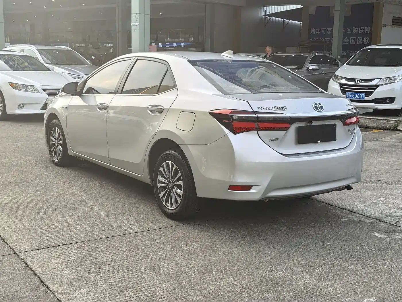Фото 4 - Toyota Corolla