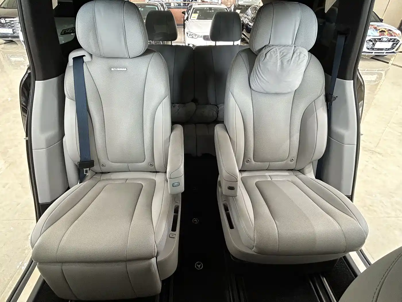 AITO Wenjie AITO M9 2024 Extended Range Ultra 42kWh 6-Seater фото 14