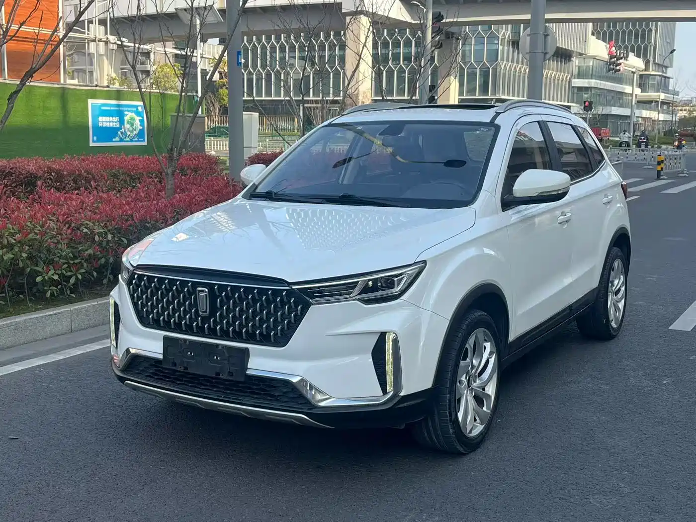 Besturn T33 2019 1.6L Automatic Internet Smart Cool China VI