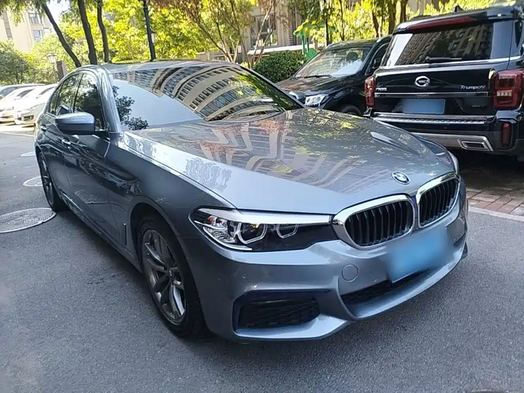 Photo 4 - BMW 5 Series (Import)