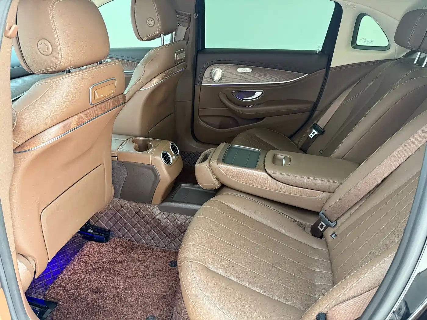 Mercedes-Benz E-Class 2020 E 300 L Fashion фото 9