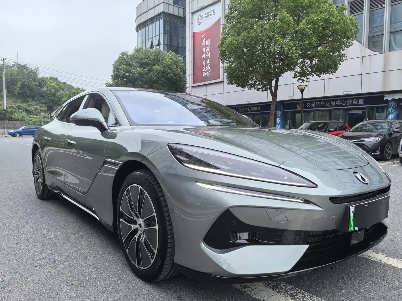 Denza Z9GT 2025 2024 Model 1100 AWD Max Edition