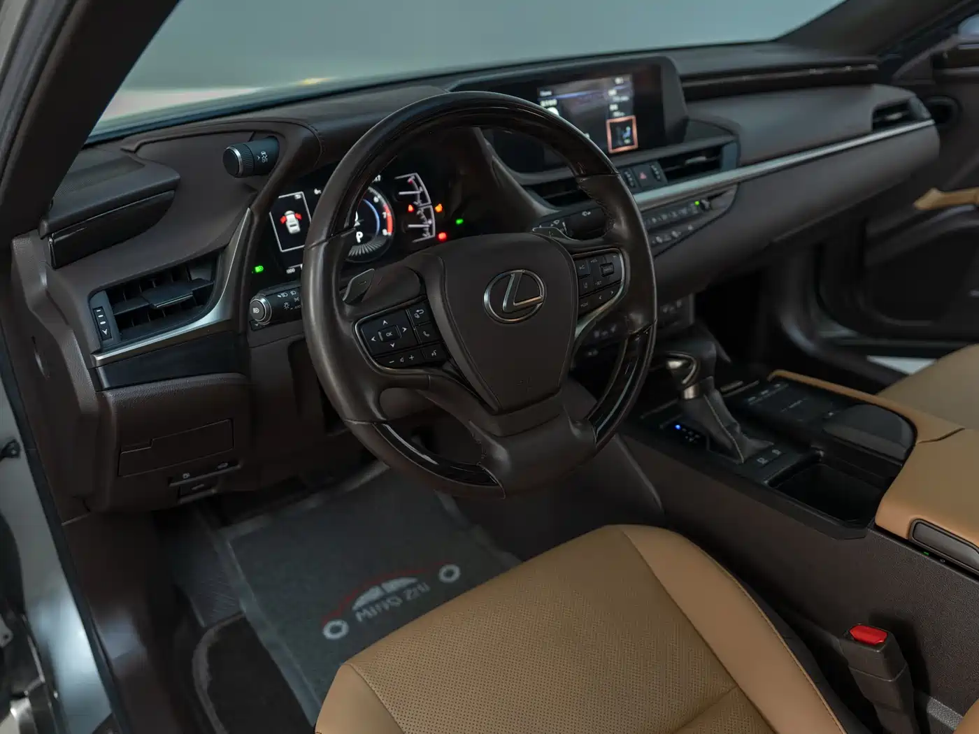 Lexus ES 2020 200 Luxury фото 10