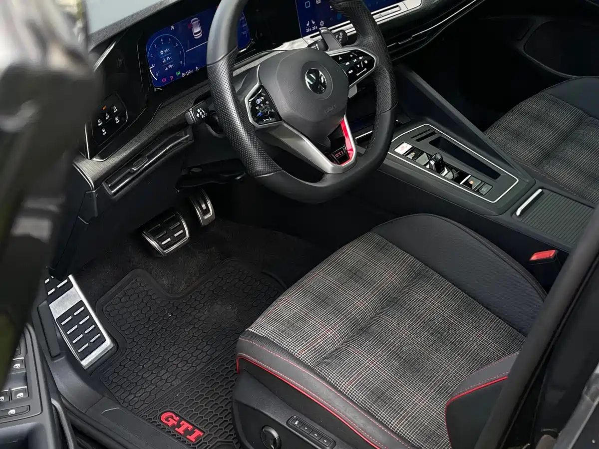 Volkswagen Golf GTI 2023 380TSI DSG GTI фото 10