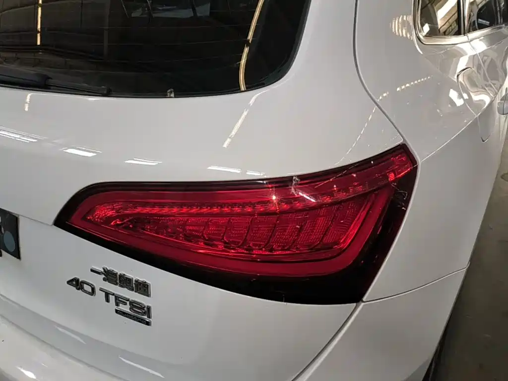 Фото 8 - Audi Q5