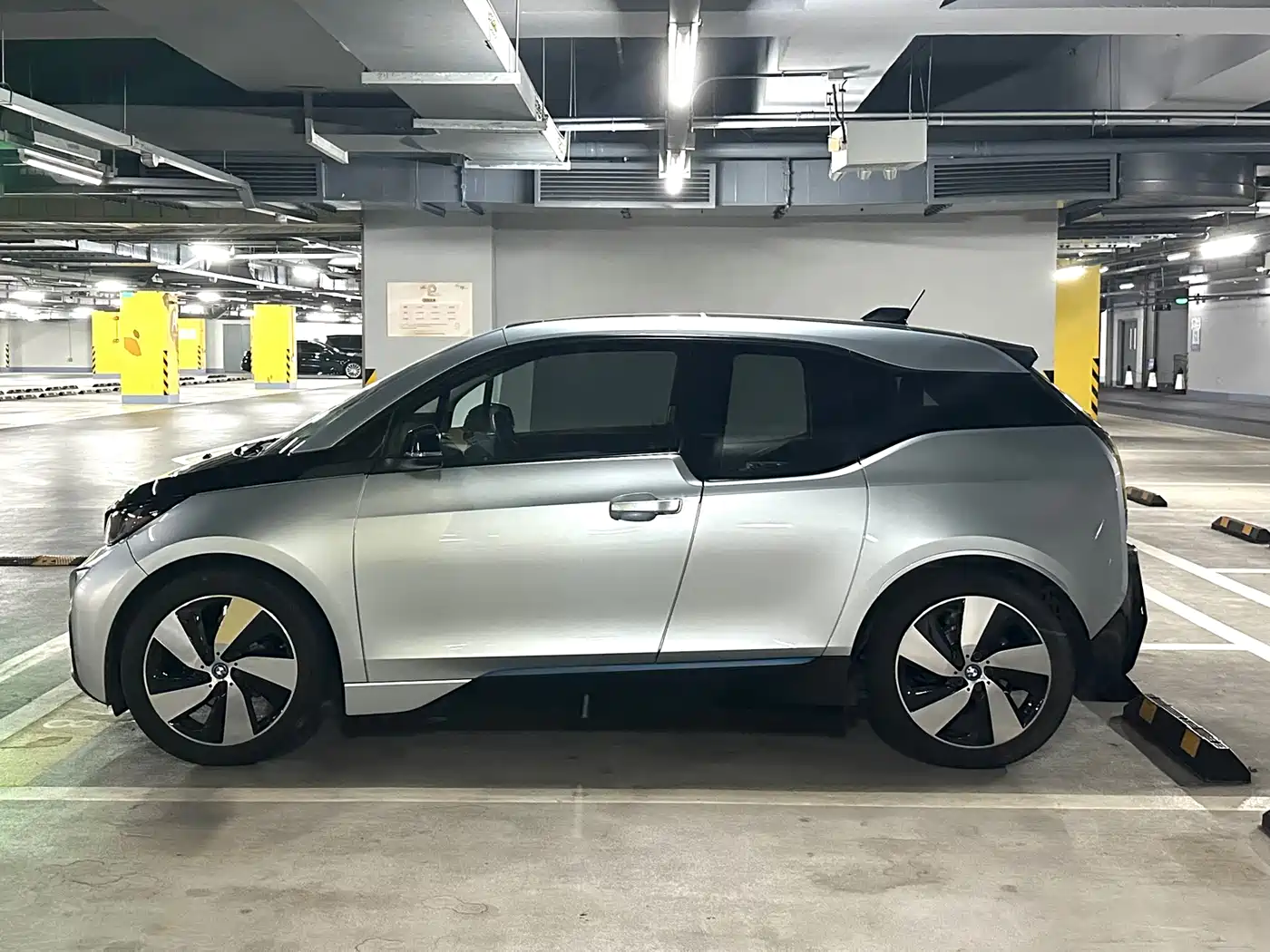 BMW I3