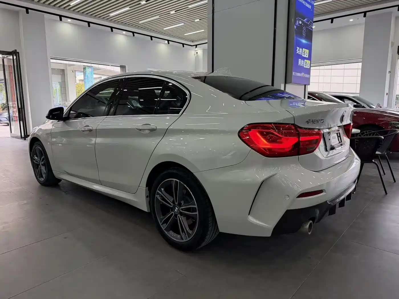 BMW 1 Series 2022 120i M Sport фото 4