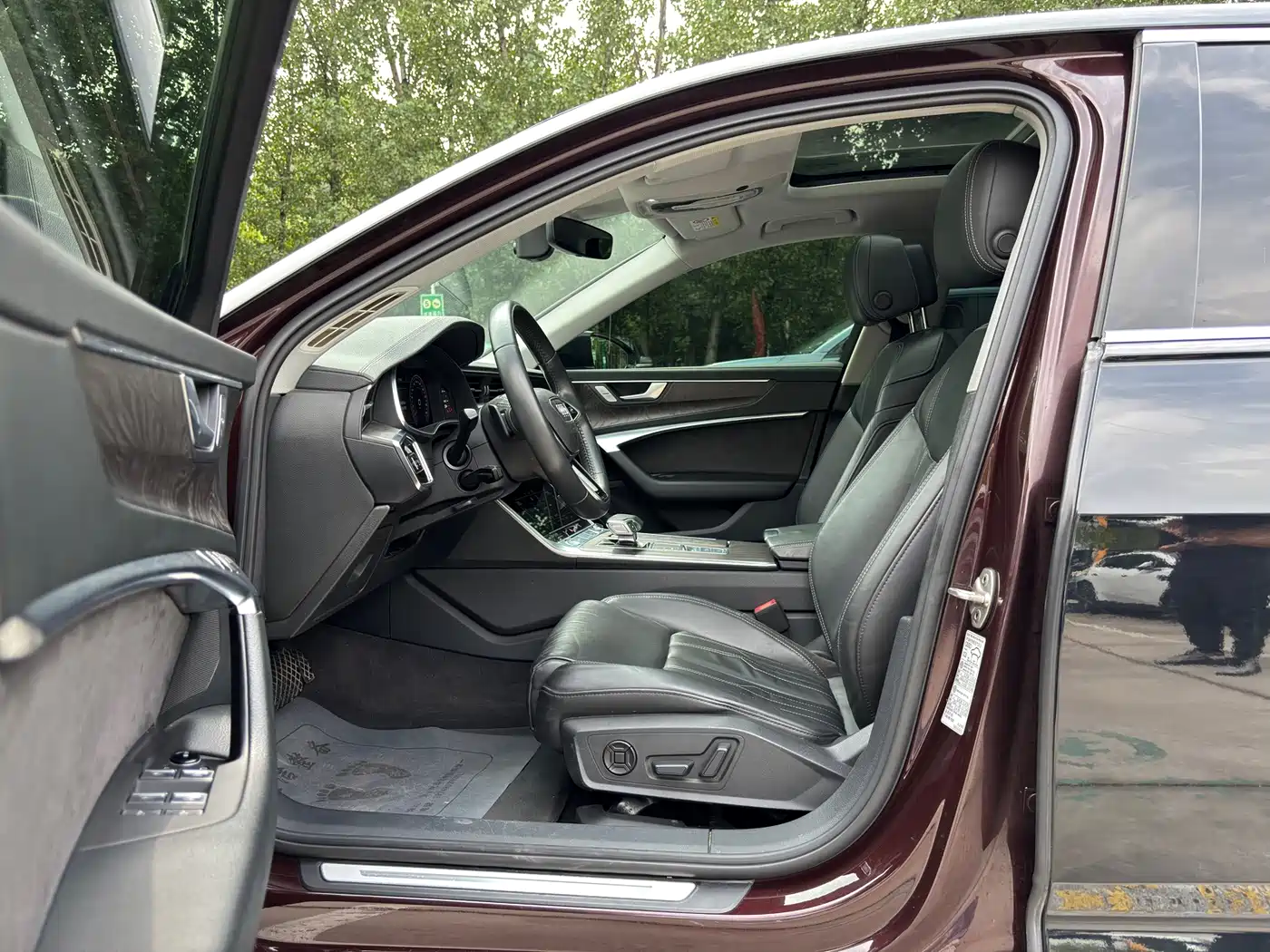 Фото 5 - Audi A6L