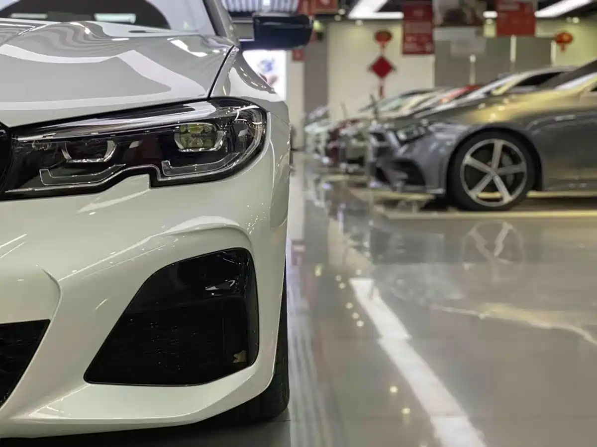 Photo 10 - BMW 3 Series