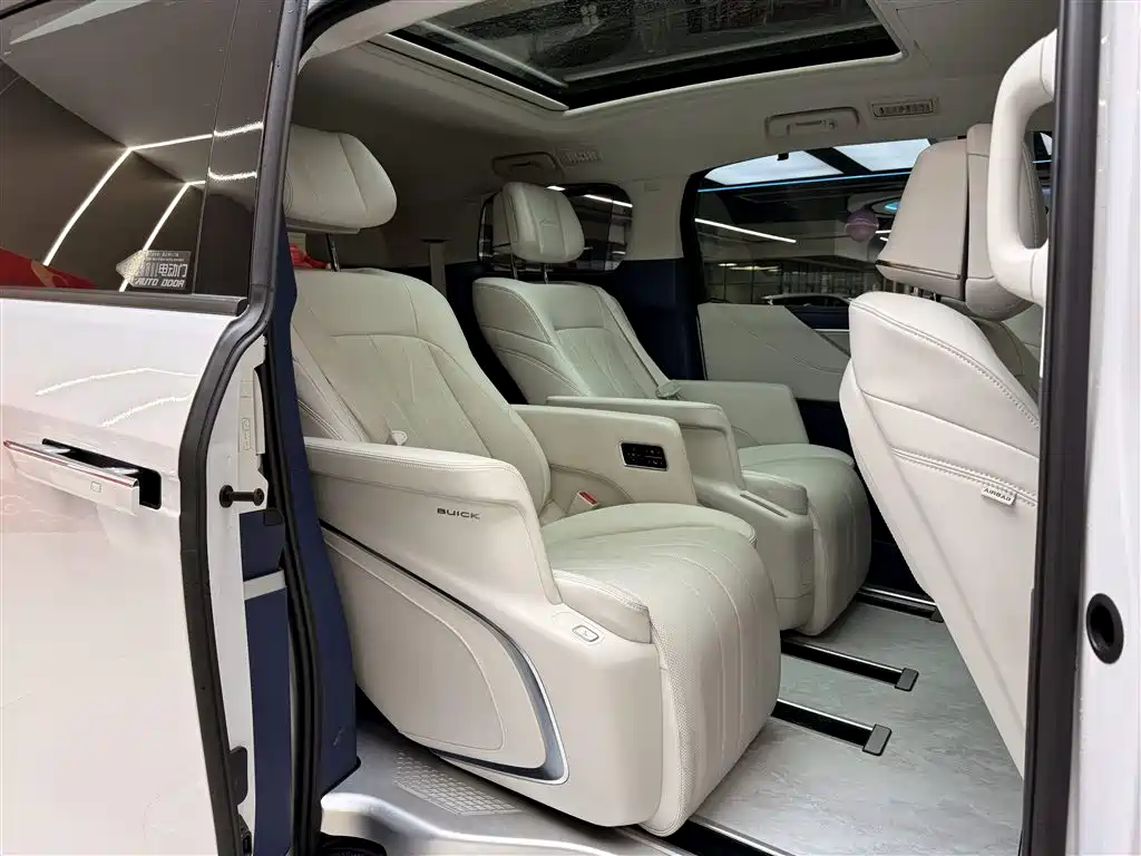 BUICK GL8 NEW ENERGY