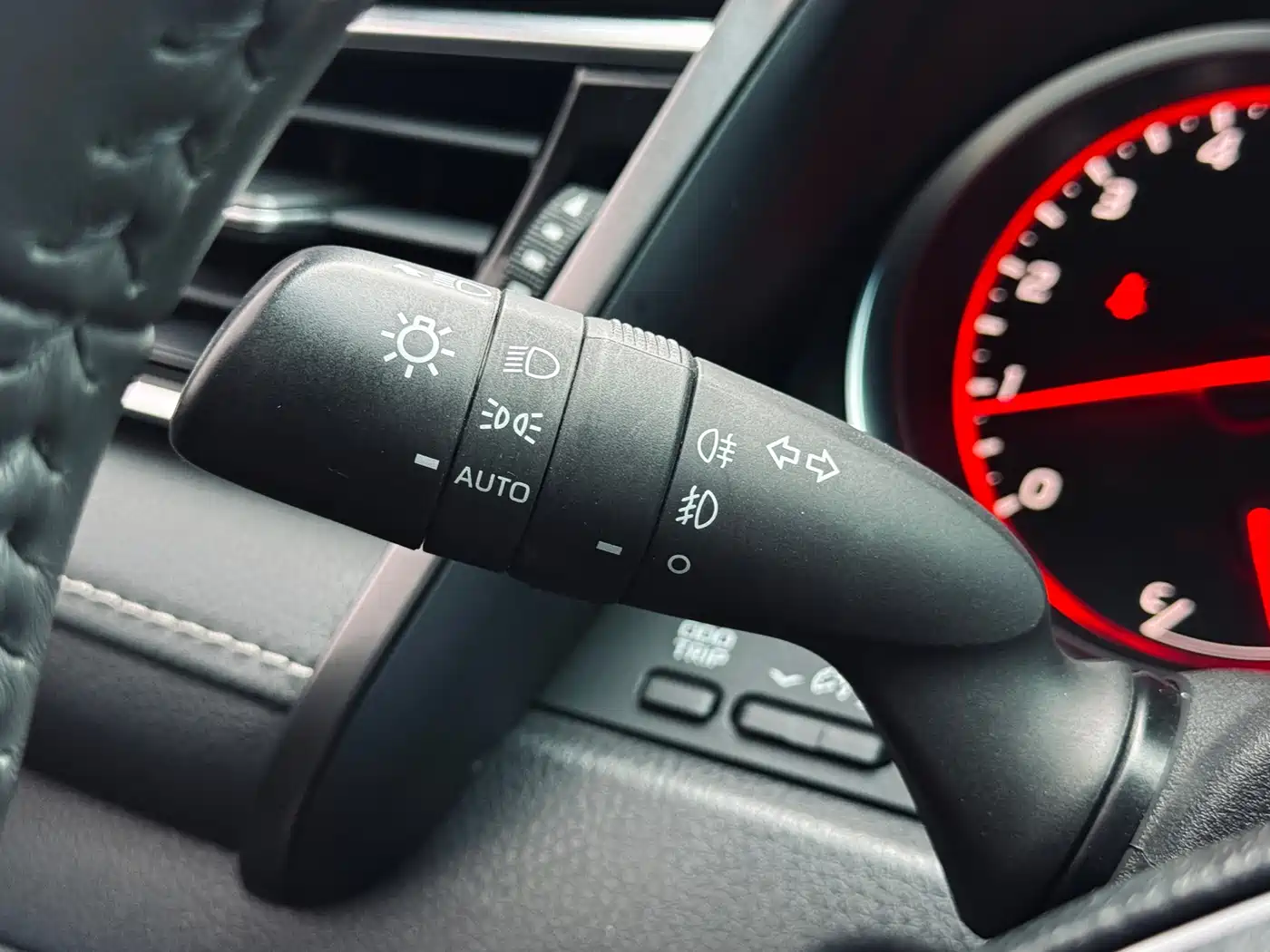 Toyota Camry 2021 2.0S Sporty Edition фото 17