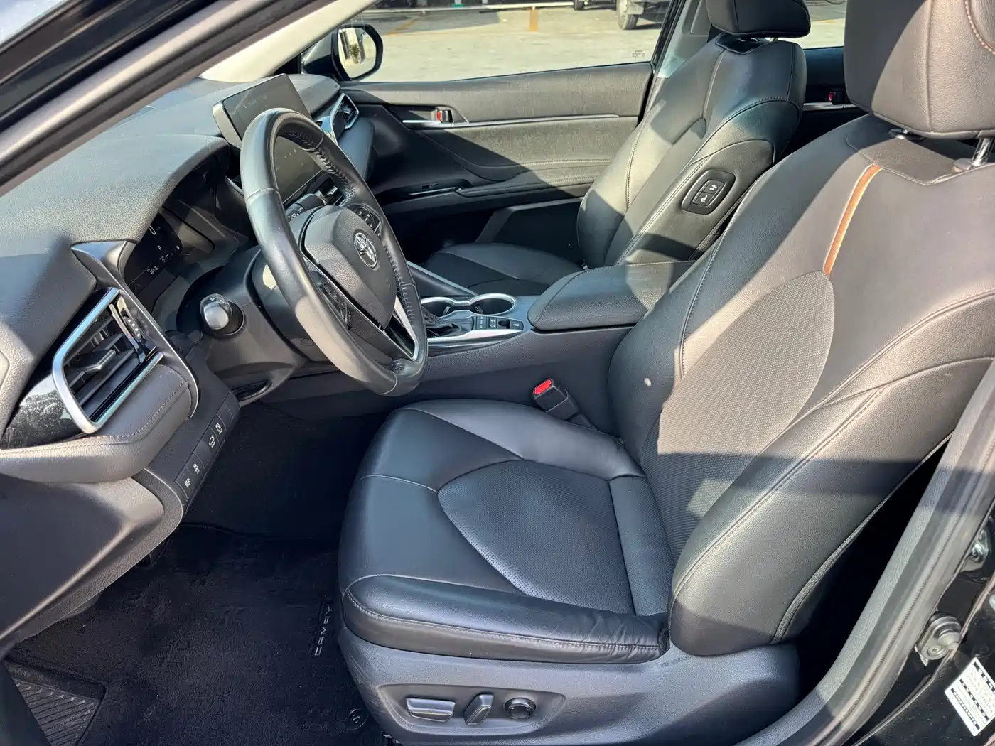 Toyota Camry 2023 Hybrid 2.5HG Luxury Edition фото 5