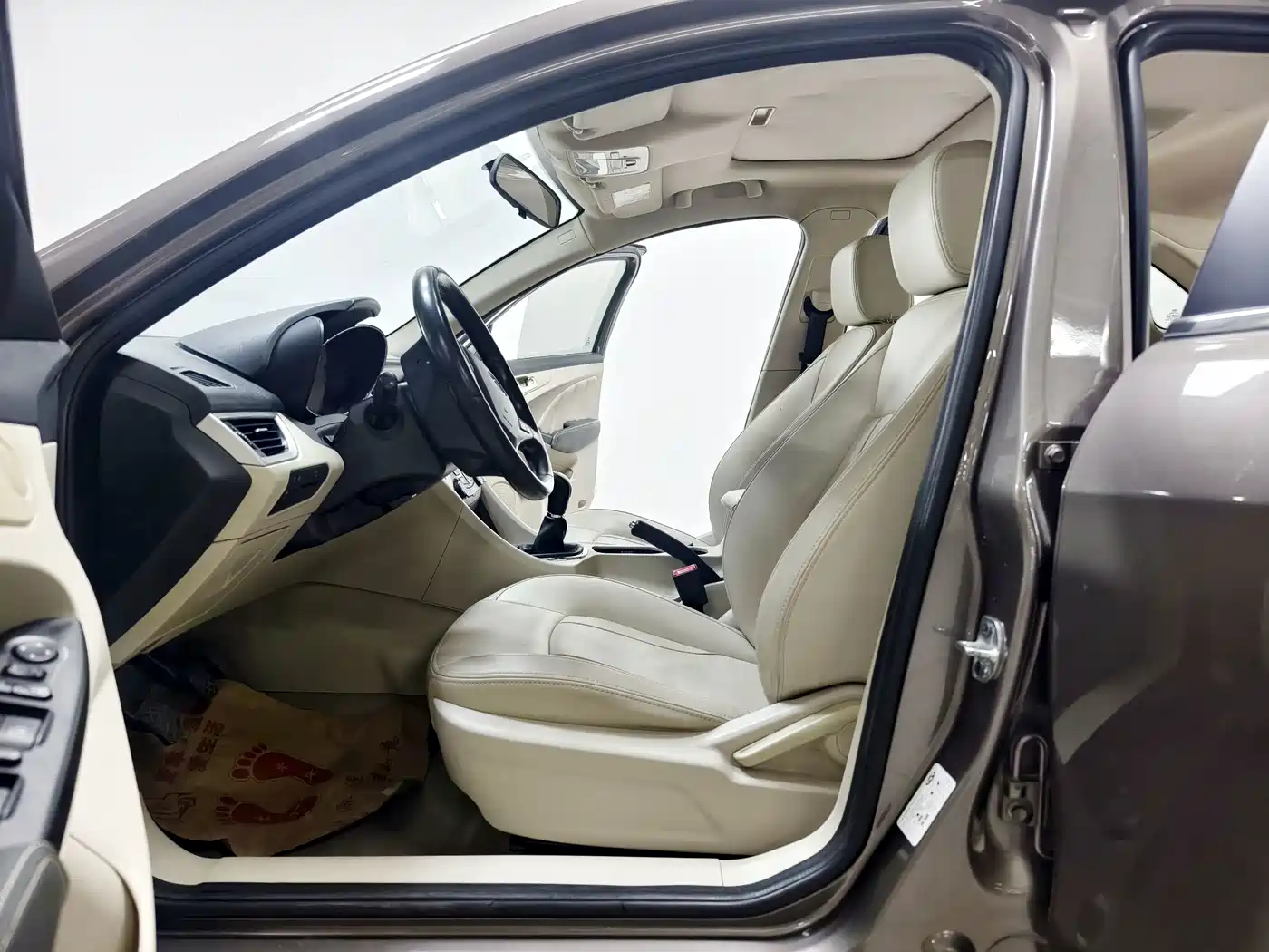 Chery Arrizo 7 2015 2015 1.6L Manual Zhishang Edition
