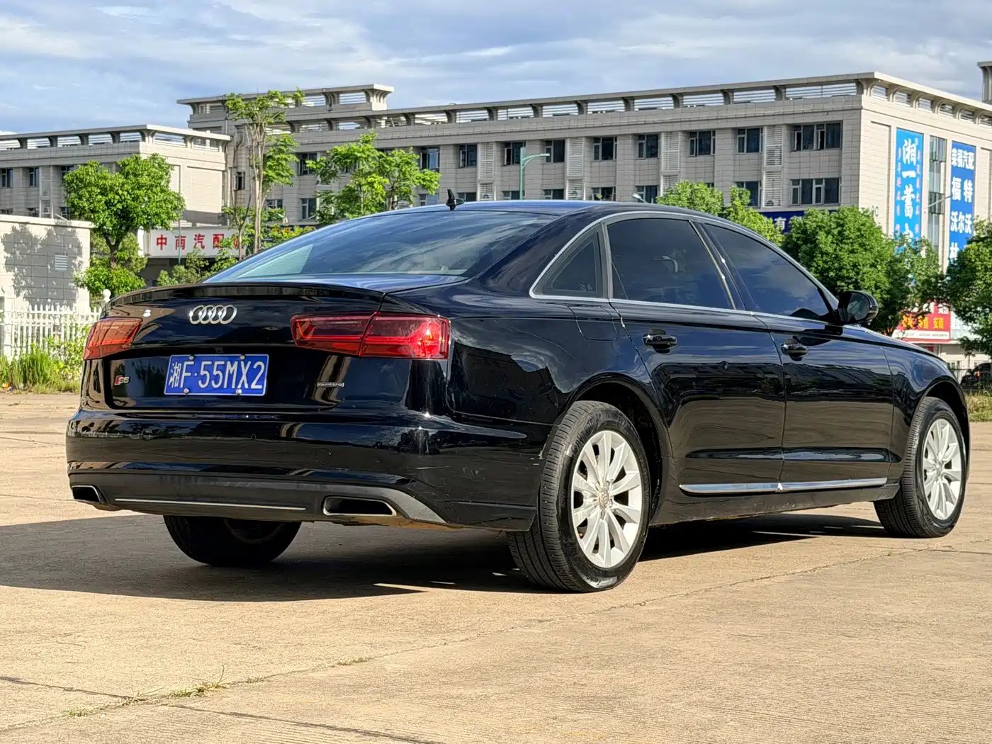 Фото 5 - Audi A6L