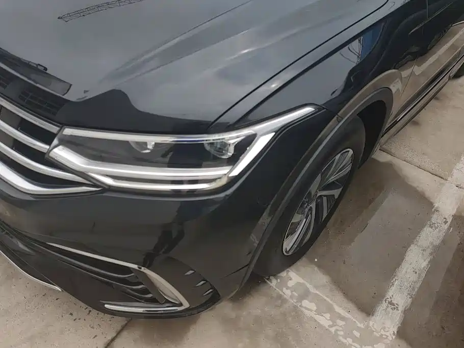 2025 Volkswagen Tiguan L PHEV