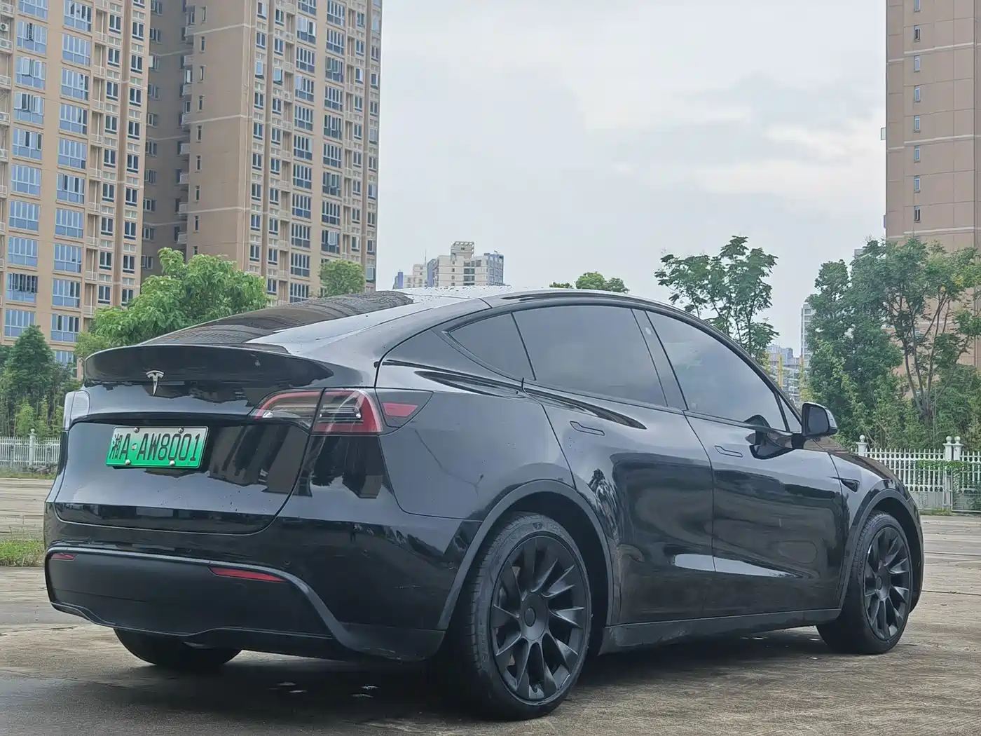 Photo 5 - Tesla Model Y