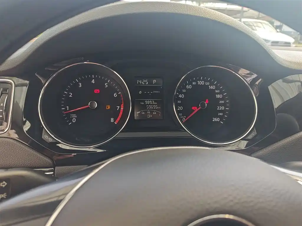 Volkswagen Sagitar 2018 1.6L Automatic Comfort фото 7