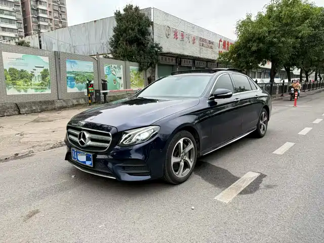 MERCEDES-BENZ E CLASS