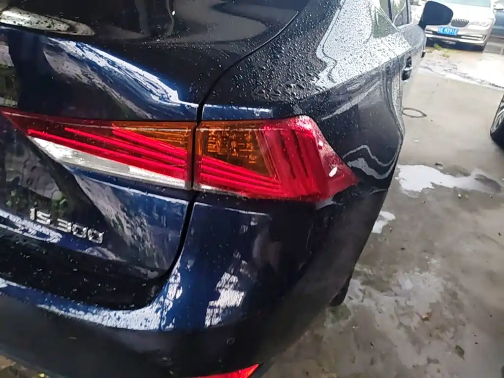 Lexus IS 2018 2017 300 Leading Edition