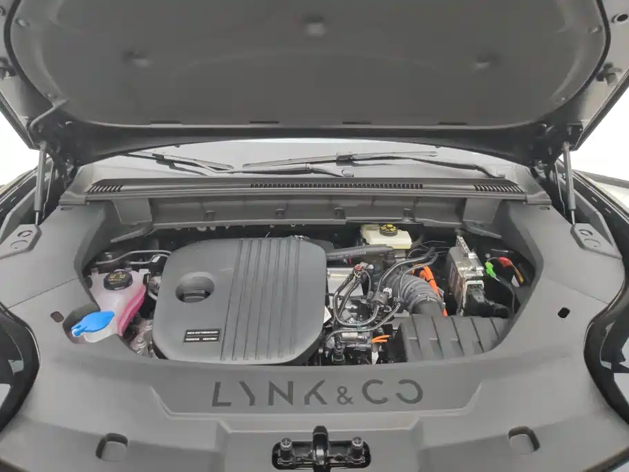 Lynk & Co 08 EM-P 2026