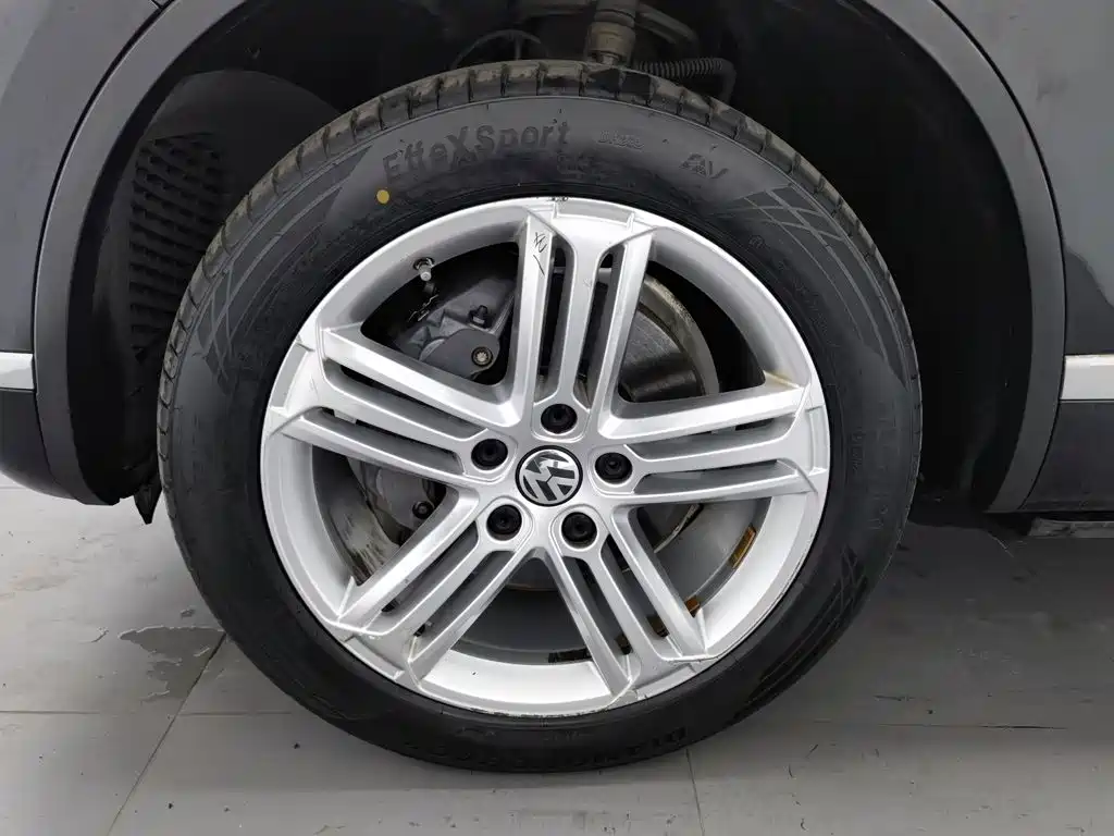 صورة 17 - Volkswagen Touareg