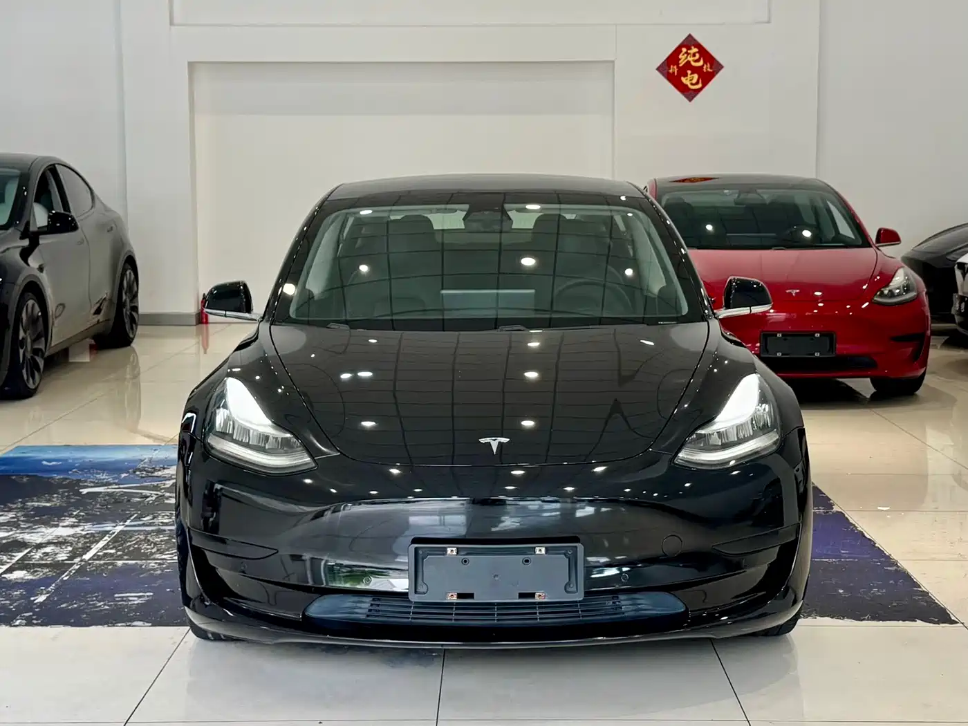 TESLA MODEL 3