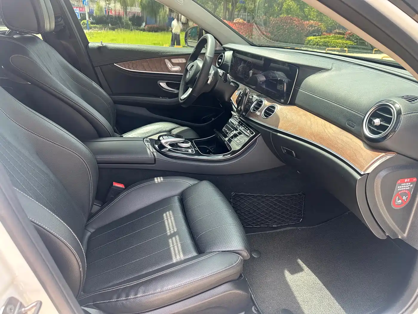 Mercedes-Benz E-Class 2016 E 200 L фото 9