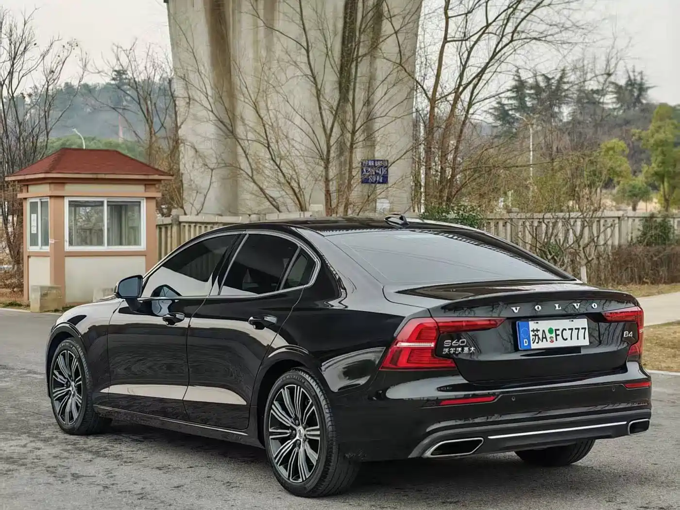 VOLVO S60