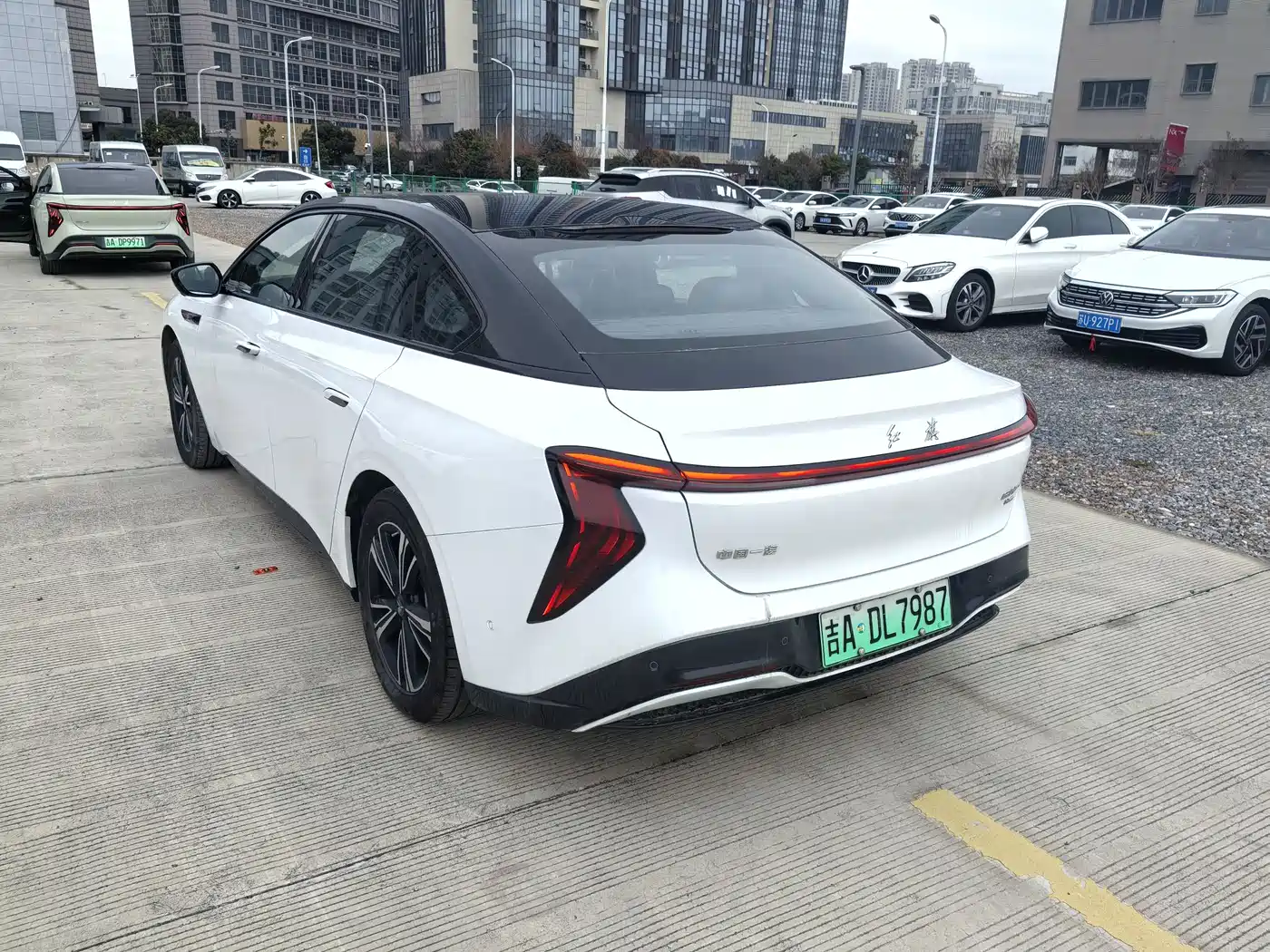Hongqi HONGQI EH7
