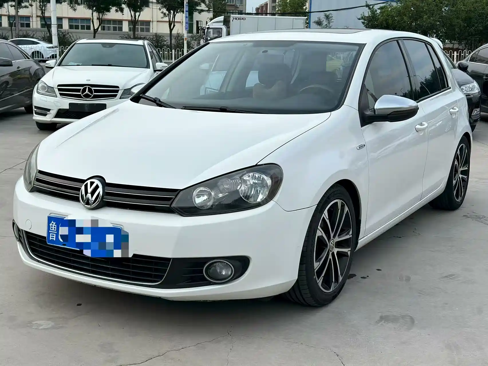 Фото 1 - Volkswagen Golf