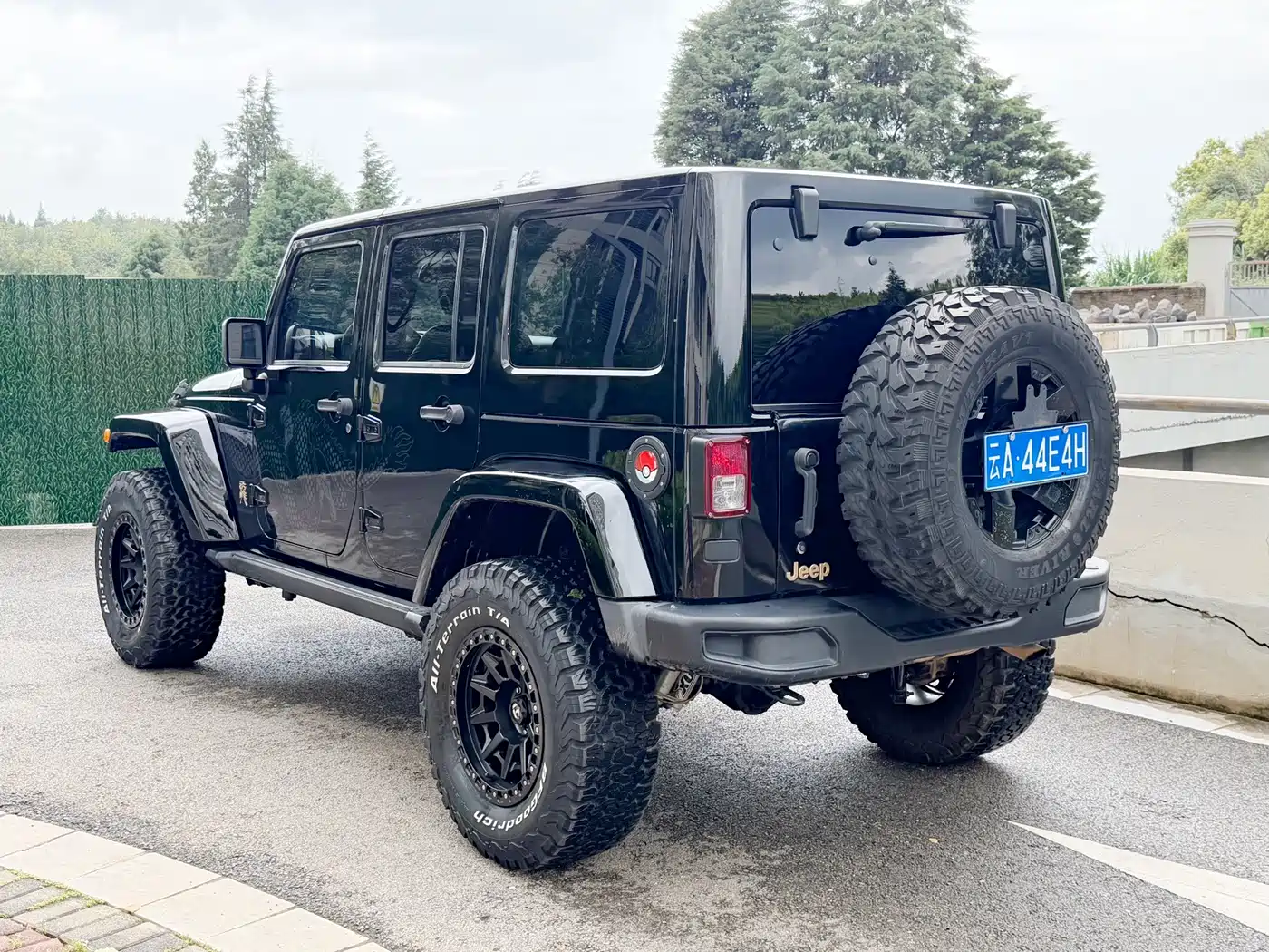 Photo 18 - Jeep Wrangler