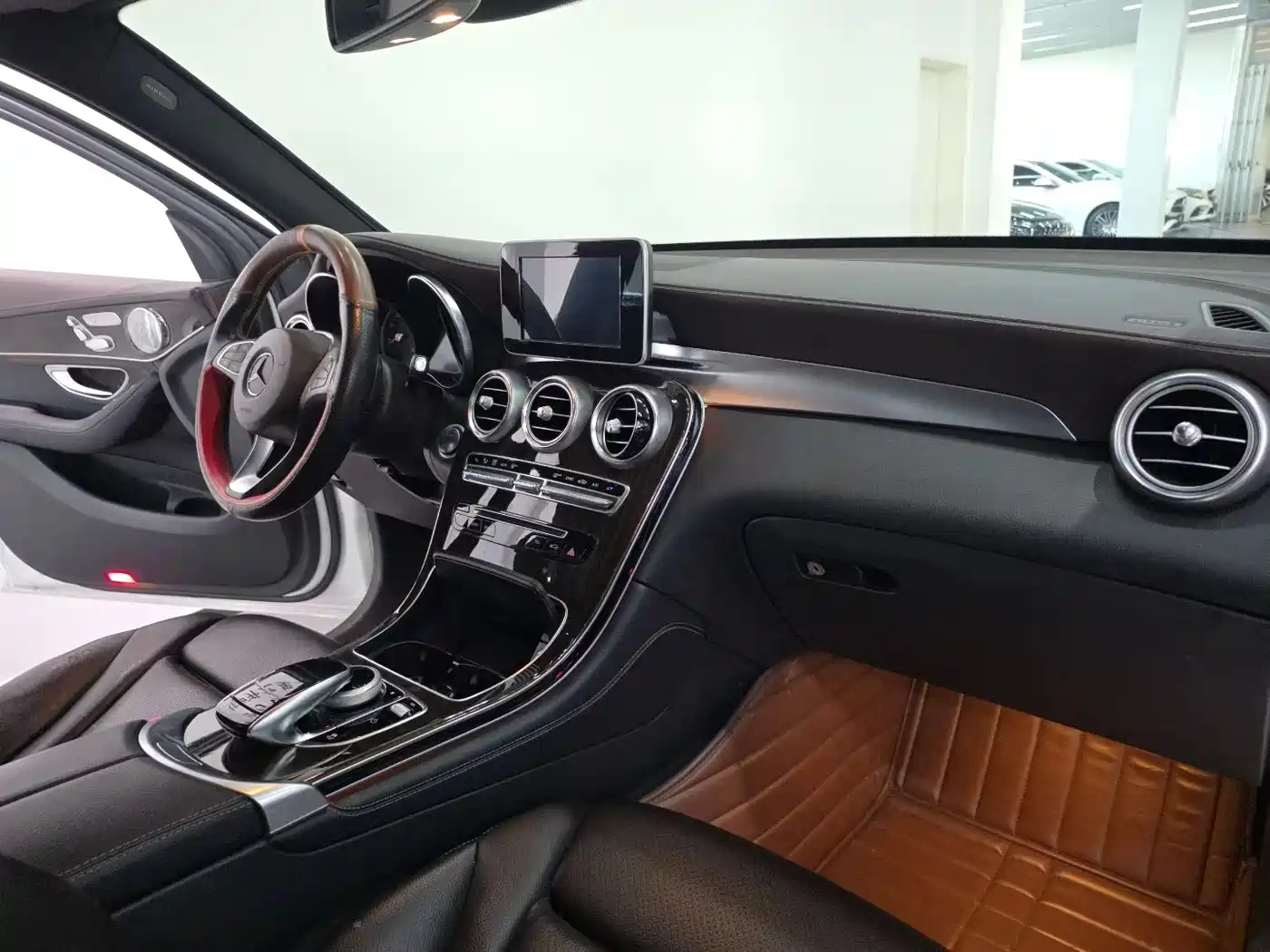 Mercedes-Benz GLC 2016 GLC 260 4MATIC Luxury фото 5