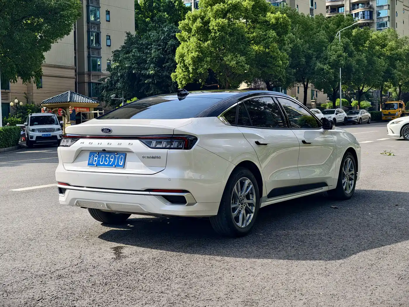 FORD MONDEO