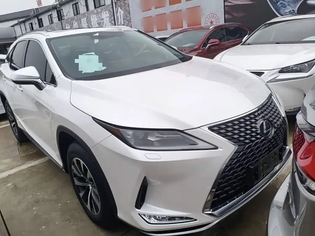 Фото 4 - Lexus RX