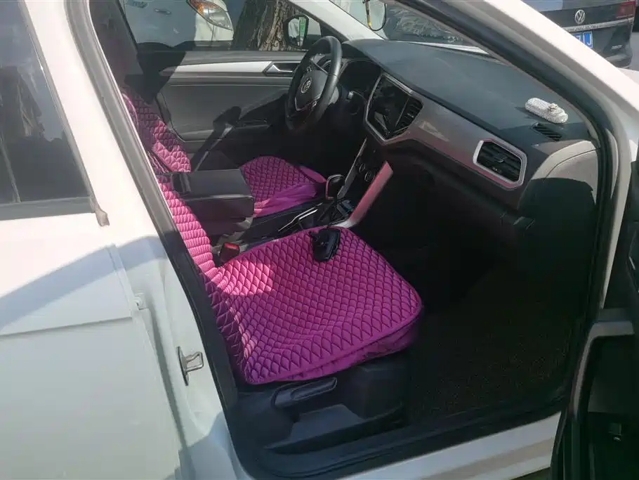 VOLKSWAGEN T ROC EXPLORING SONGS