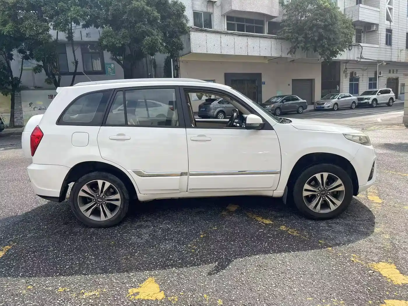 Chery Tiggo 3 2015 2014 1.6L CVT Trend