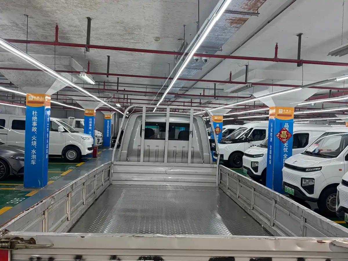 SRM Xinyuan Xinyuan T5L EV 2024 2024 Model Urban Version 3.8m Flatbed Truck Standard 55.7kWh