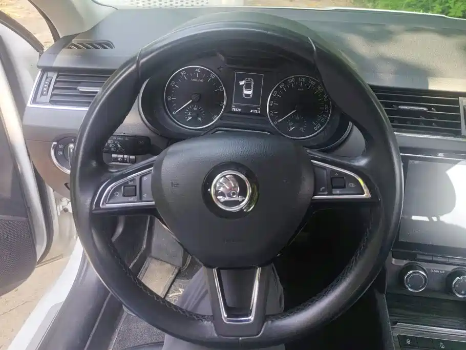 Фото 15 - Škoda Octavia