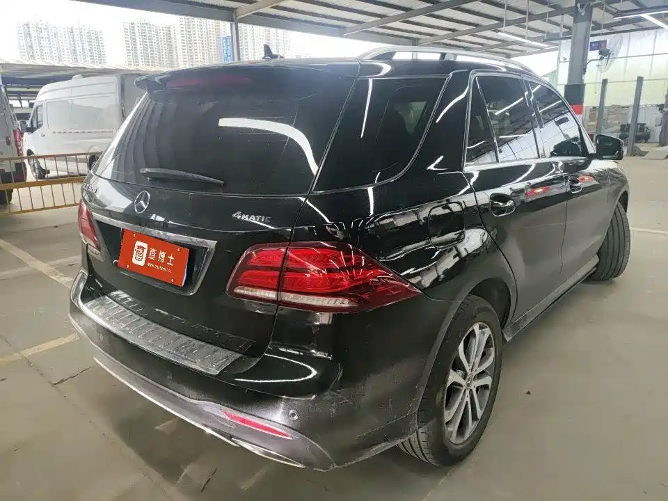 Mercedes-Benz GLE 2016 GLE 320 4MATIC Luxury фото 9